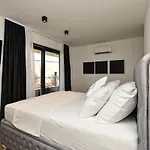 Spacious With Pool And Garden In Stokovci