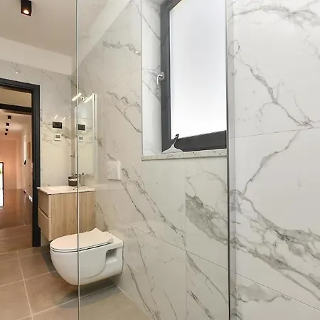 فيلة Spacious With Pool And Garden In Štokovci